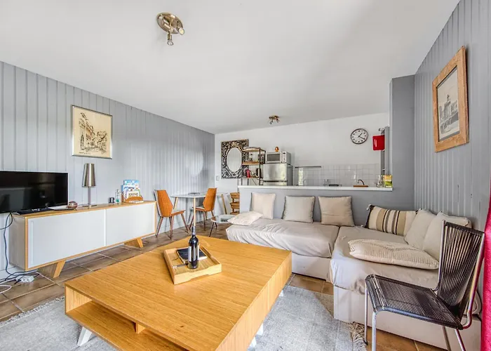 Echappee Bel Feriehus Arveyres